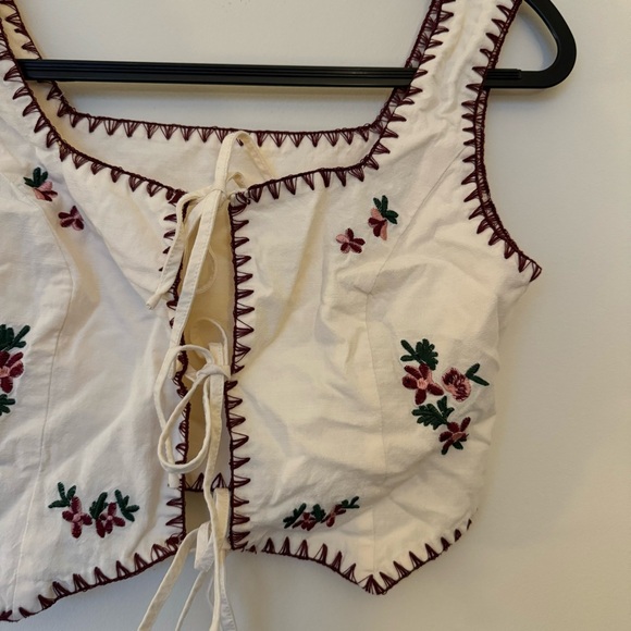 ❌ SOLD ❌ Cider Cotton-blend Square Neck Top with Floral Embroidery - Picture 5 of 7